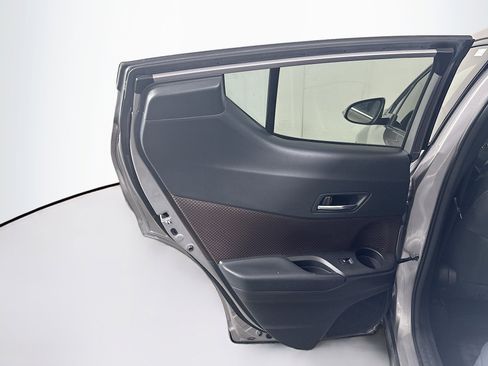 Used 2019 Toyota C-HR Limited image 27