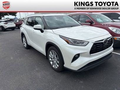 Used 2021 Toyota Highlander Limited