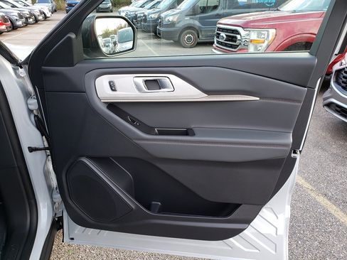 New 2026 Ford Explorer Active image 18