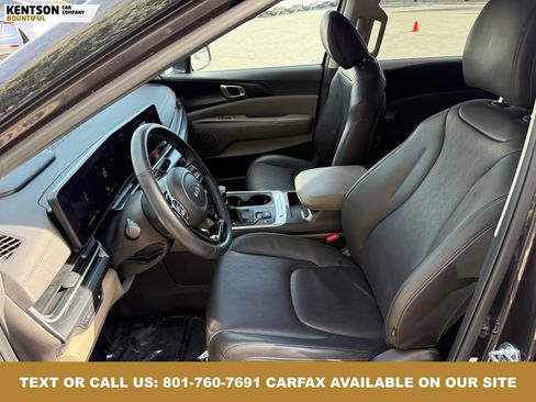 Used 2025 Kia Carnival image 29