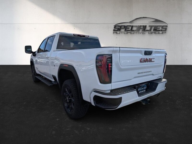 Used 2024 GMC Sierra 3500 AT4 AWD/4WD image 8