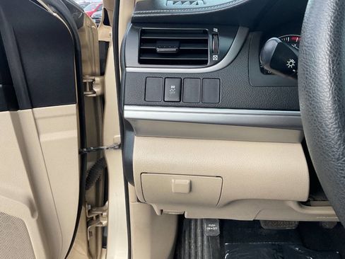 Used 2012 Toyota Camry LE image 16