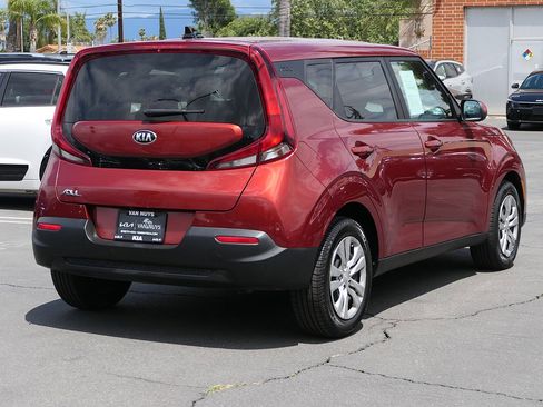 Used 2021 Kia Soul LX FWD image 3