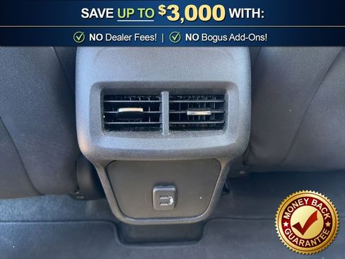 Used 2020 Chevrolet Equinox LT image 18