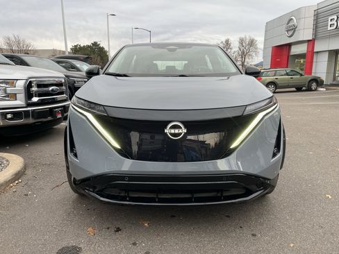 Used 2023 Nissan Ariya AWD image 3