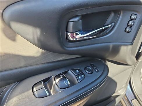 Used 2018 Nissan Murano Platinum FWD image 9