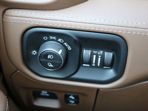 Used 2019 RAM 1500 Limited w/ Body Color Bumper Group RWD image 22