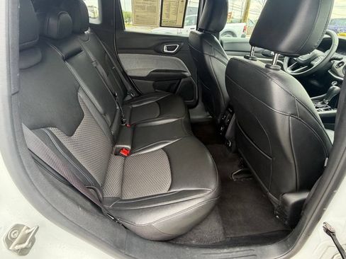 Used 2024 Jeep Compass Latitude AWD/4WD image 47