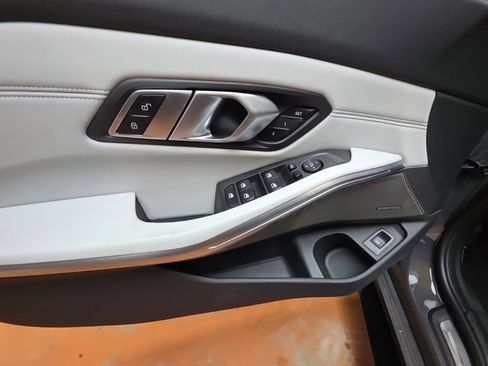 Used 2022 BMW M3 Competition w/ M Carbon Exterior Package image 18