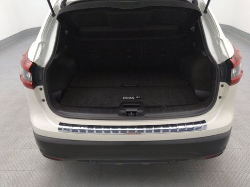 Used 2020 Nissan Rogue Sport SL w/ Premium Package FWD image 29