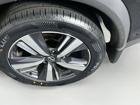 Used 2023 Nissan Rogue SL w/ SL Premium Package FWD image 11
