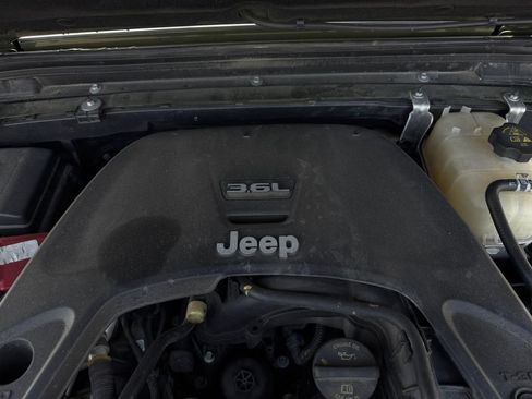 Used 2021 Jeep Wrangler Unlimited Sport AWD/4WD image 32