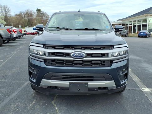 Certified 2022 Ford Expedition XLT image 3