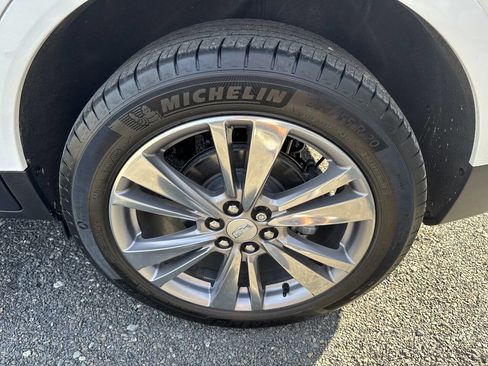 Used 2025 Cadillac XT5 Premium Luxury image 42