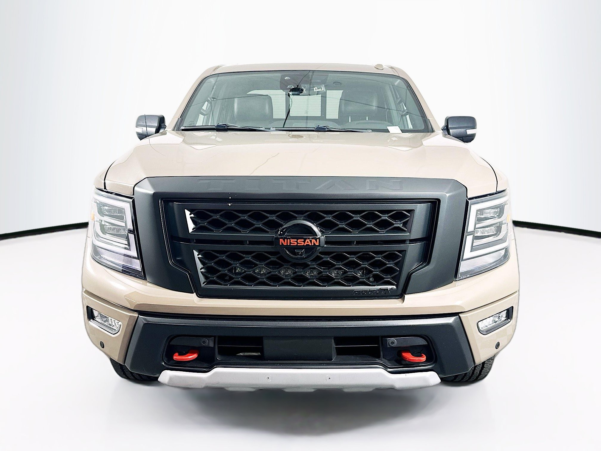 Used 2021 Nissan Titan PRO-4X w/ Pro-4x Convenience Package AWD/4WD image 2