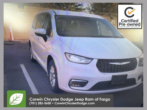 Certified 2023 Chrysler Pacifica Touring-L FWD image 1