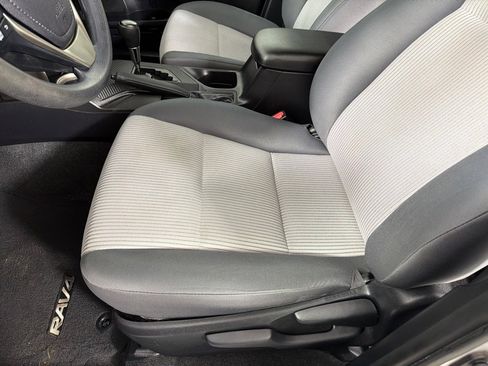 Used 2015 Toyota RAV4 LE image 11