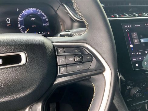 Used 2023 Jeep Grand Cherokee Altitude image 25