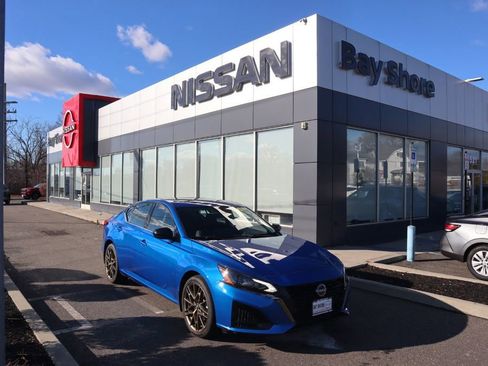 Certified 2025 Nissan Altima 2.5 SR w/ SR Premium Package image 2