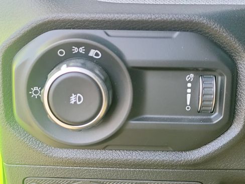 Used 2025 Jeep Wrangler Unlimited Sport AWD/4WD image 19