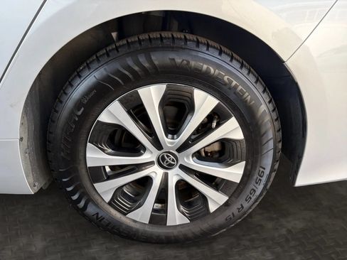 Used 2022 Toyota Prius Prime XLE FWD image 39