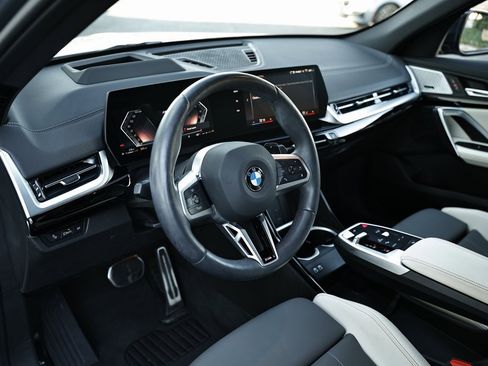 Certified 2025 BMW X2 xDrive28i w/ Technology Package image 21