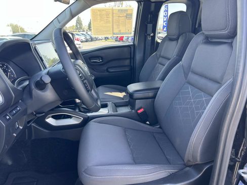 Used 2025 Nissan Frontier SV w/ SV Convenience Package RWD image 17