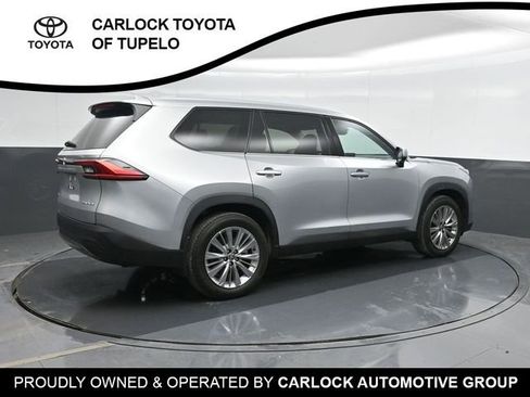 Used 2024 Toyota Grand Highlander Platinum image 3