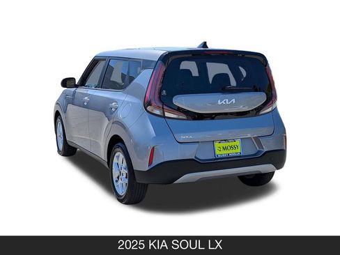 Used 2025 Kia Soul LX w/ LX Technology Package FWD image 7