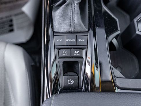 Used 2025 Toyota Camry XLE w/ Premium Plus Package image 26