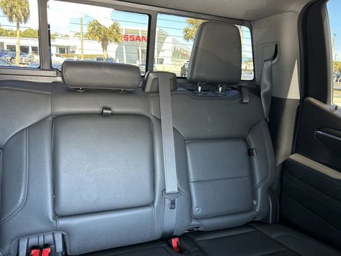 Used 2022 Chevrolet Silverado 1500 LT Trail Boss w/ Convenience Package II image 15