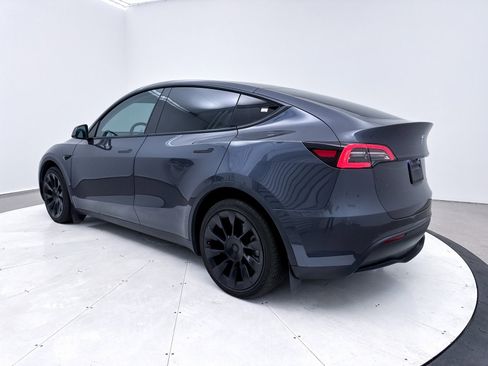 Used 2022 Tesla Model Y Long Range image 7