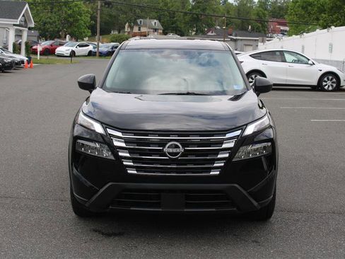 Used 2025 Nissan Rogue S AWD/4WD image 3