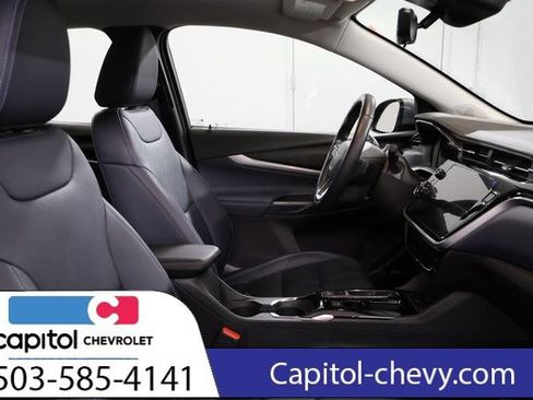 Used 2023 Chevrolet Bolt EUV Premier w/ Sun & Sound Package FWD image 31