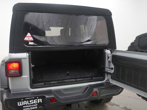 Used 2024 Jeep Wrangler Willys image 11