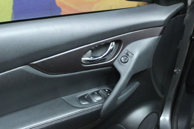 Used 2015 Nissan Rogue S FWD image 13