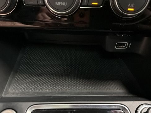 Used 2019 Volkswagen Jetta SE w/ Cold Weather Package FWD image 29