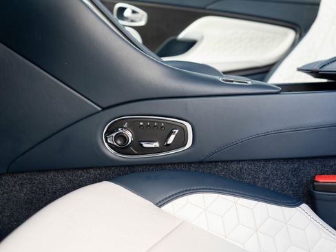 Used 2019 Aston Martin DBS Superleggera image 17