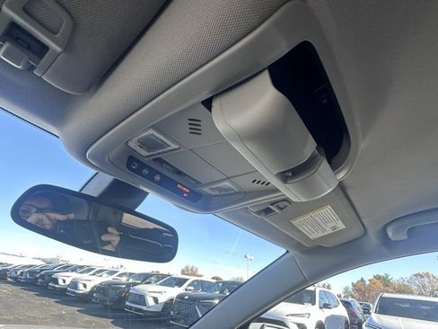 Used 2018 GMC Terrain SLT image 29