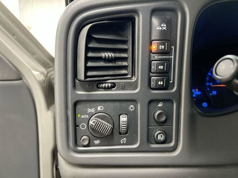 Used 2003 GMC Sierra 2500 SLT w/ SLT Preferred Equipment Group image 16