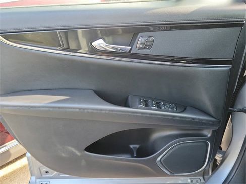 Certified 2021 Lincoln Nautilus FWD image 25