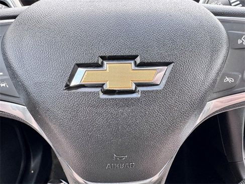 Used 2022 Chevrolet Equinox LS w/ LS Convenience Package image 16