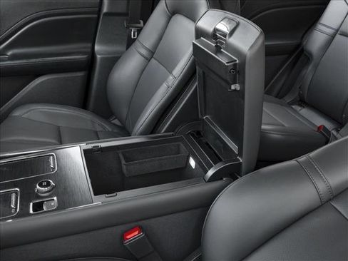 New 2026 Lincoln Aviator 2WD image 10