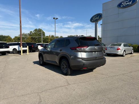 Used 2024 Nissan Rogue S AWD/4WD image 3