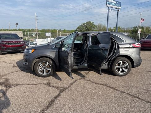 Certified 2024 Ford Edge SEL w/ Convenience Package AWD/4WD image 4