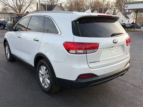 Used 2017 Kia Sorento LX w/ LX Convenience Package image 7