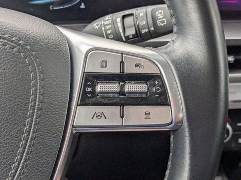 Used 2025 Kia Telluride S image 17
