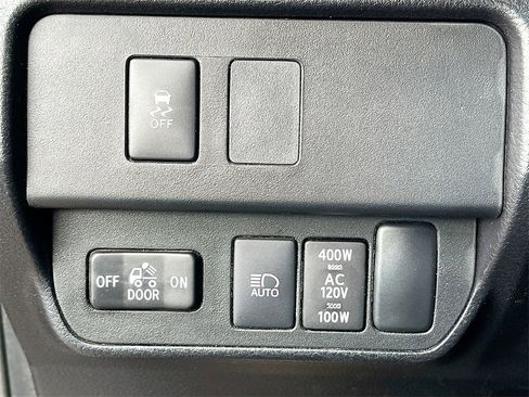 Used 2023 Toyota Tacoma TRD Off-Road w/ Black Out Package (TMS) image 10