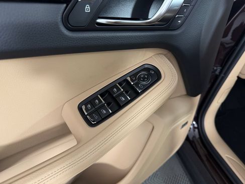 Certified 2026 Porsche Macan AWD/4WD image 21
