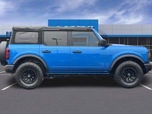 Used 2023 Ford Bronco 4-Door AWD/4WD image 3